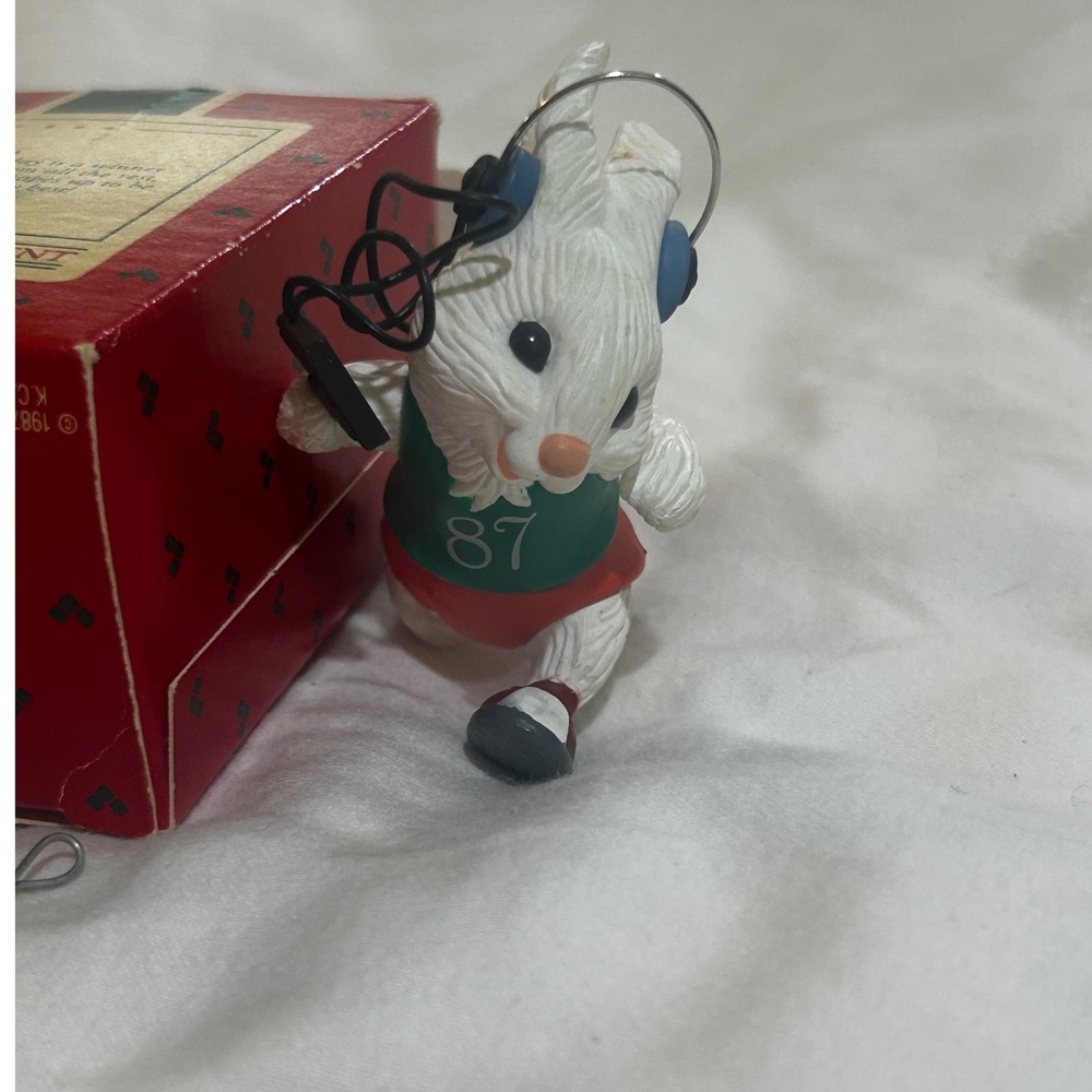 Vintage 1987 Hallmark Keepsake Bunny Jogging Through The Snow Ornament Boxed